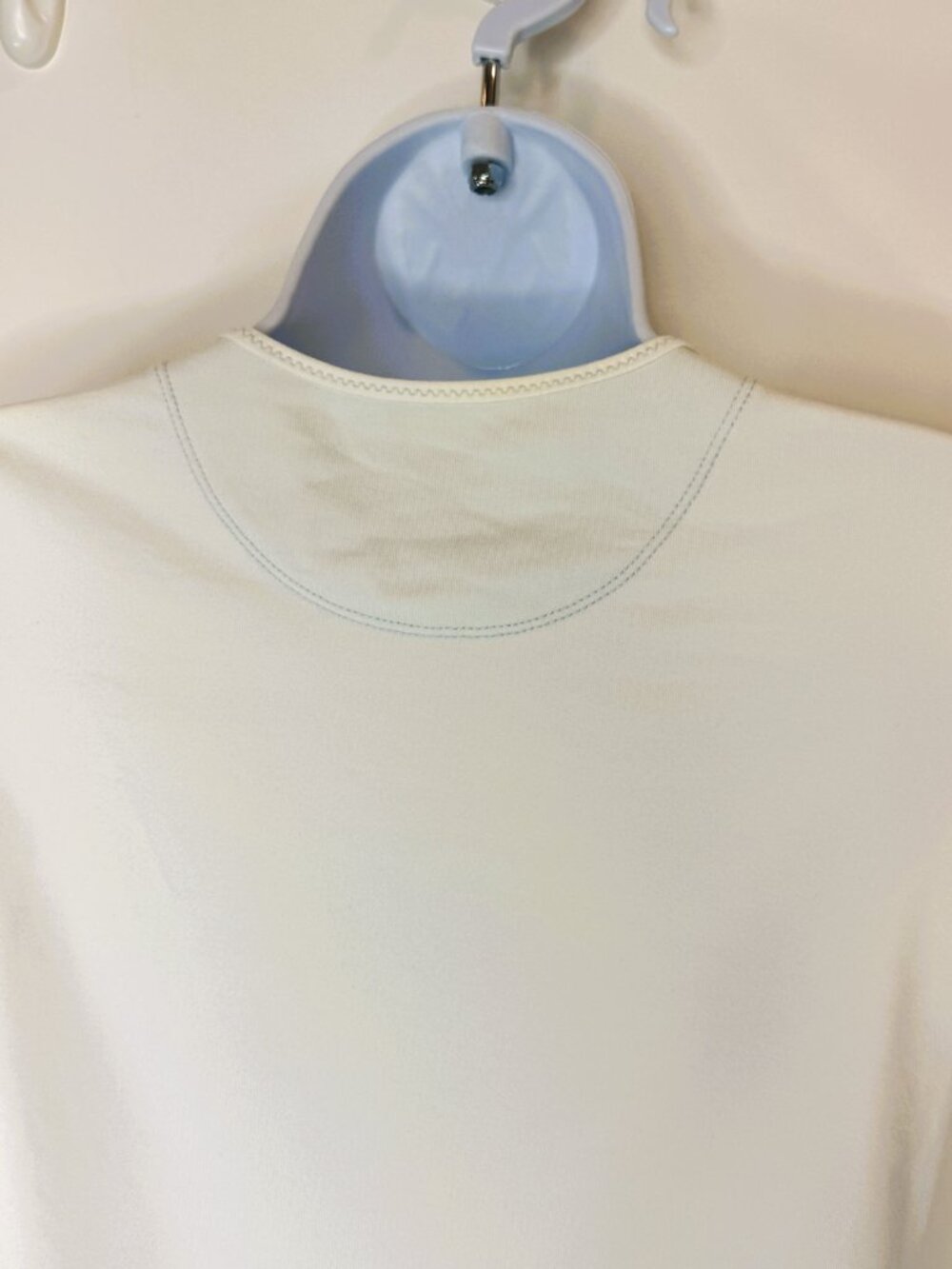 Nike Dri-FIT Top Women’s soze S white Blue Embroidered Short Sleeve - Picture 7 of 15
